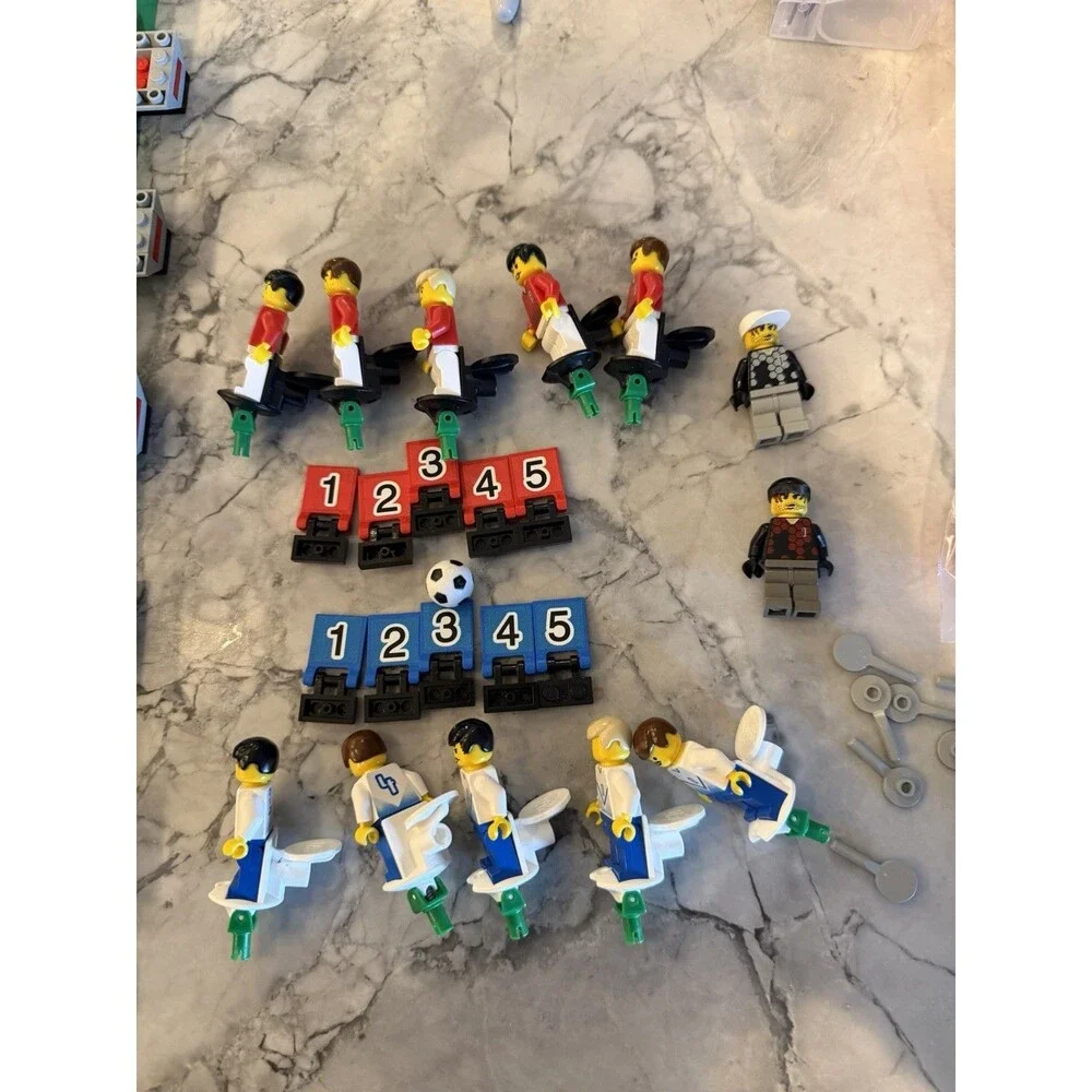 LEGO 3420 Championship Challenge II Soccer 2002 Incomplete 12 Minifigs Ball Nets